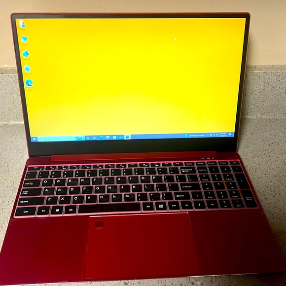 Red Laptop-DERE MBook M11